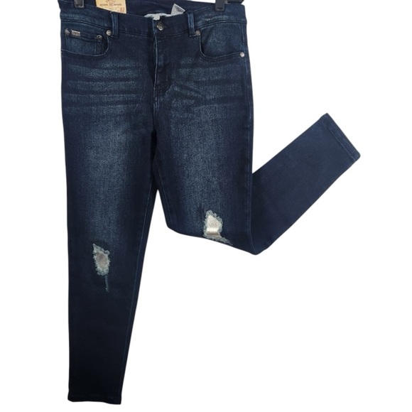 DG2 Vintage Denim Distressed Skinny straight Jeans size 6P - Picture 1 of 13